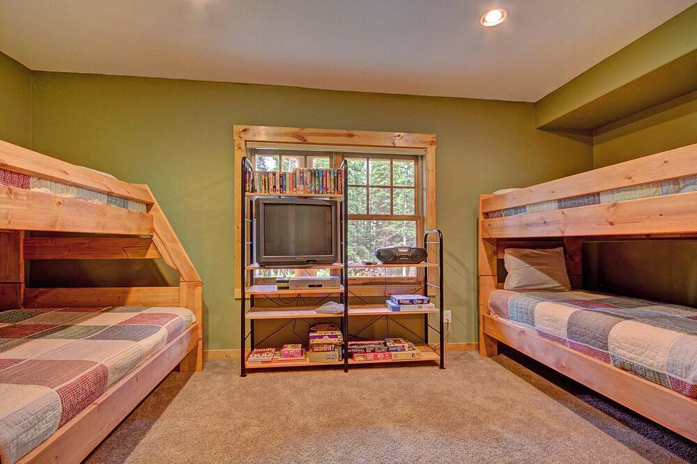 Photo of Bedroom in Quandary Village