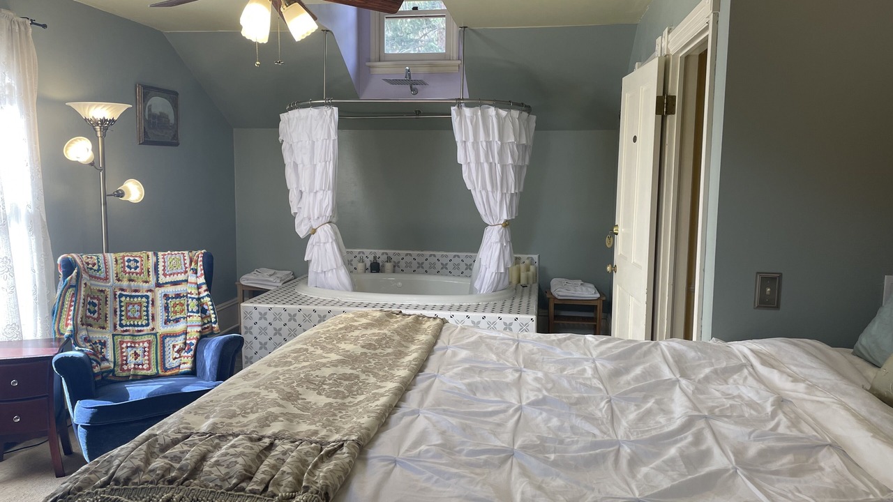 Photo of Bedroom in Historic District
