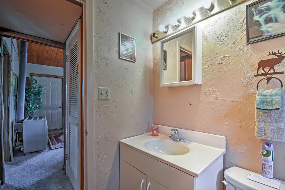 Photo of Bathroom in Rainbow Valley