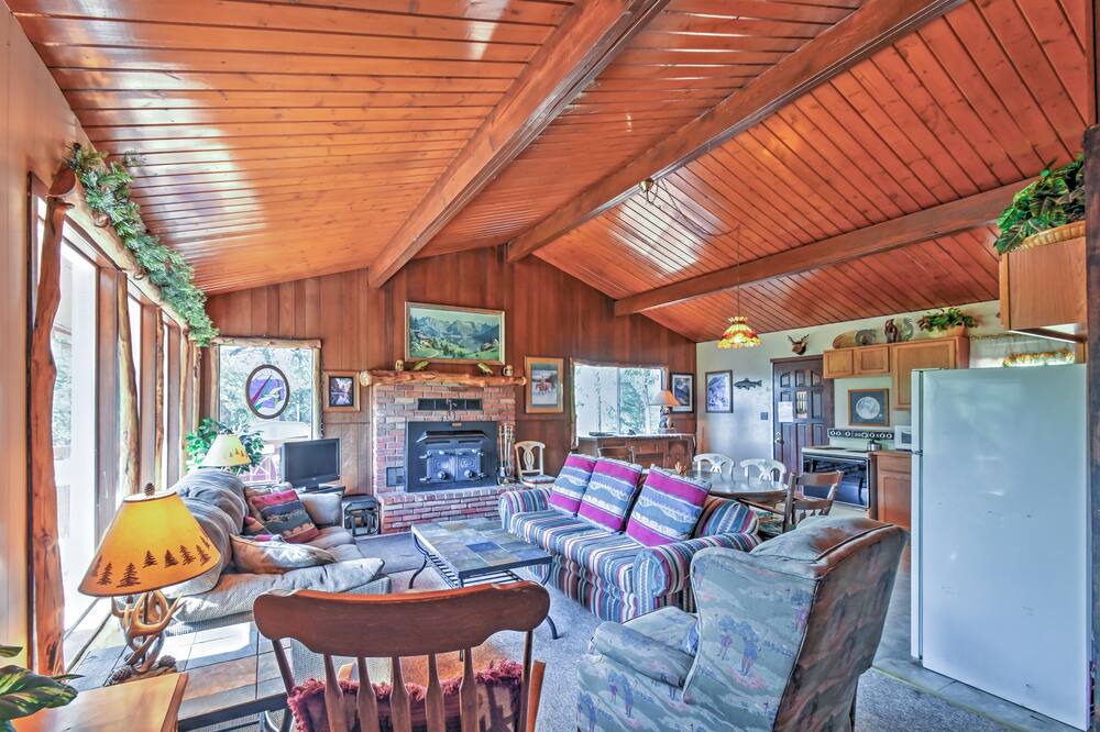 Photo of Livingroom in Rainbow Valley