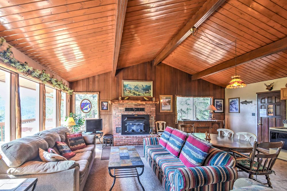 Photo of Livingroom in Rainbow Valley