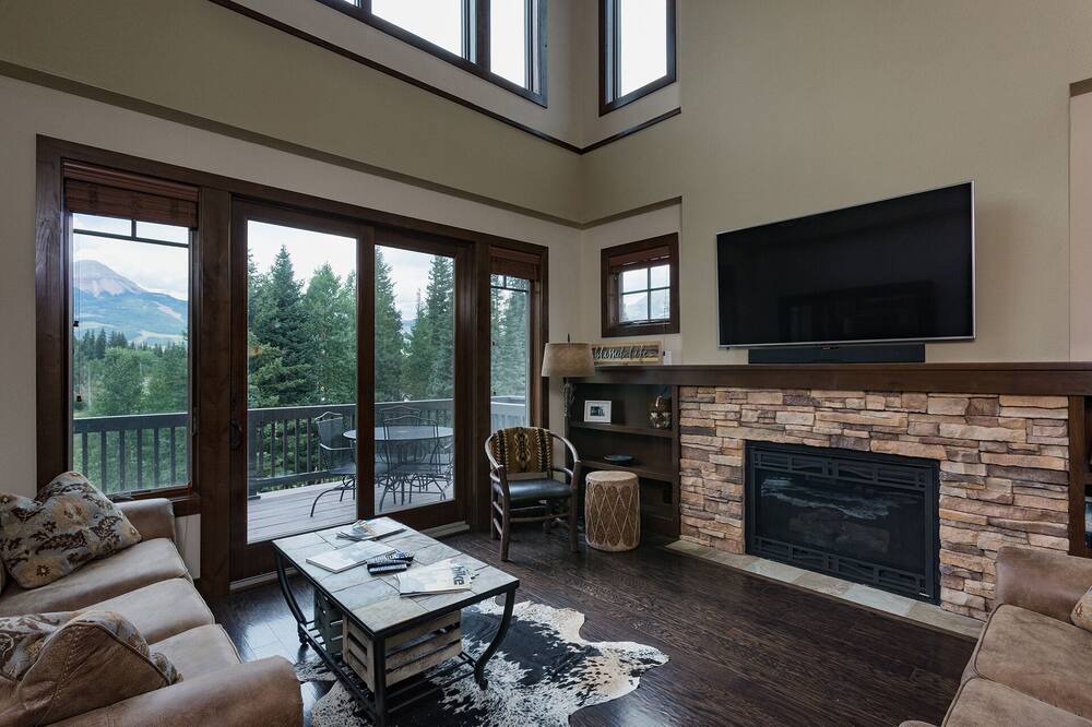 Photo of Livingroom in Purgatory