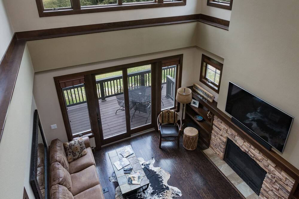 Photo of Livingroom in Purgatory