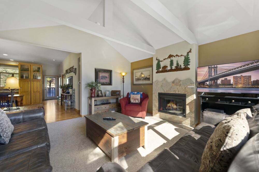 Photo of Livingroom in Estes Park