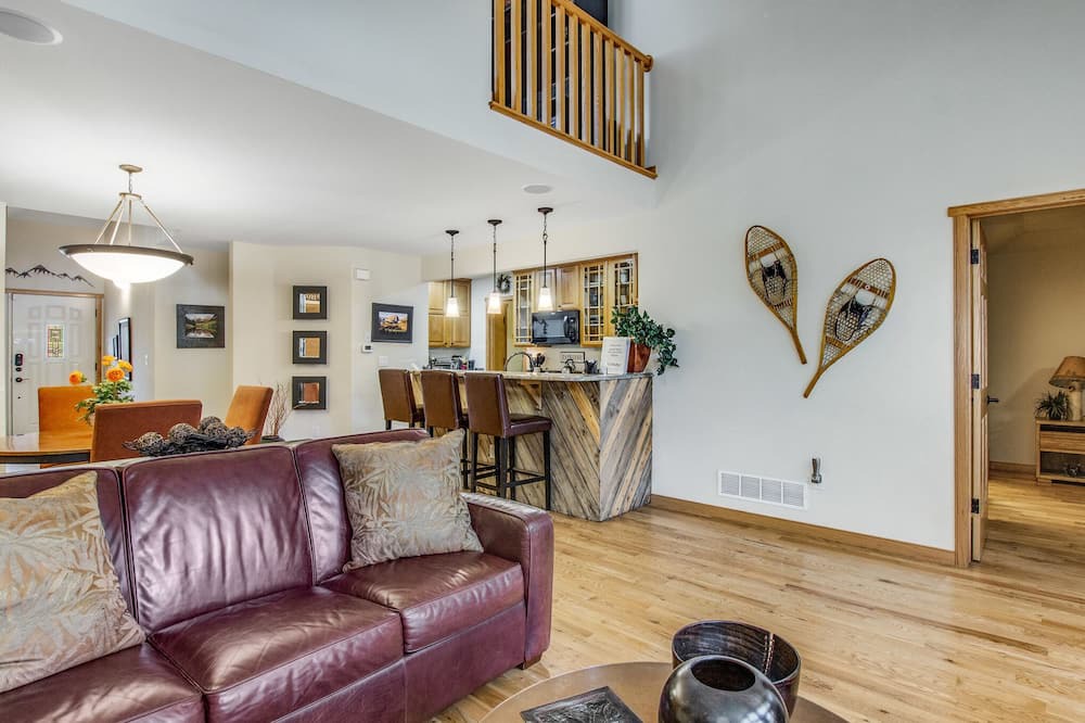 Photo of Livingroom in Estes Park