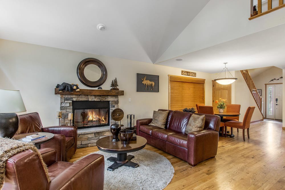 Photo of Livingroom in Estes Park