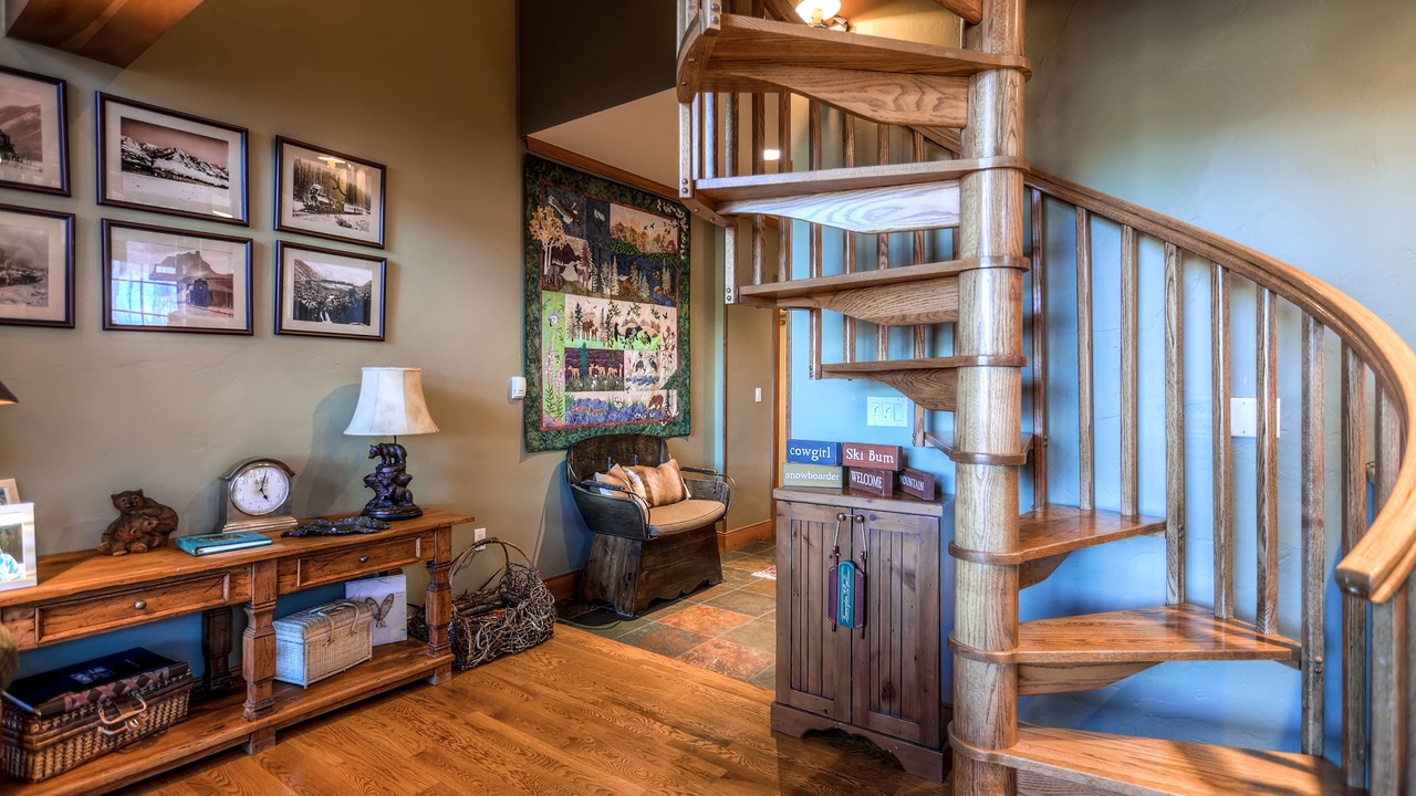 Photo of Livingroom in Avon