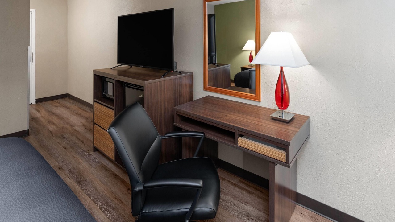 Photo of Bedroom in Northwest Colorado Springs