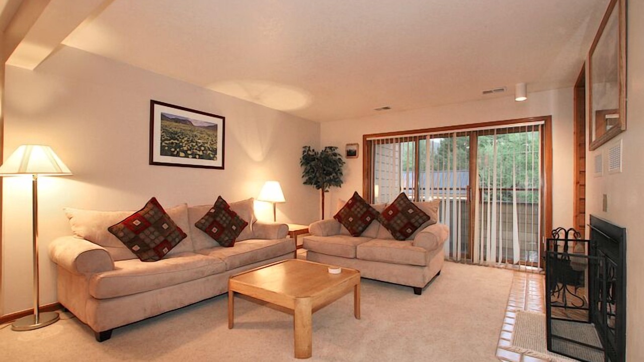Photo of Bedroom in Summit Cove