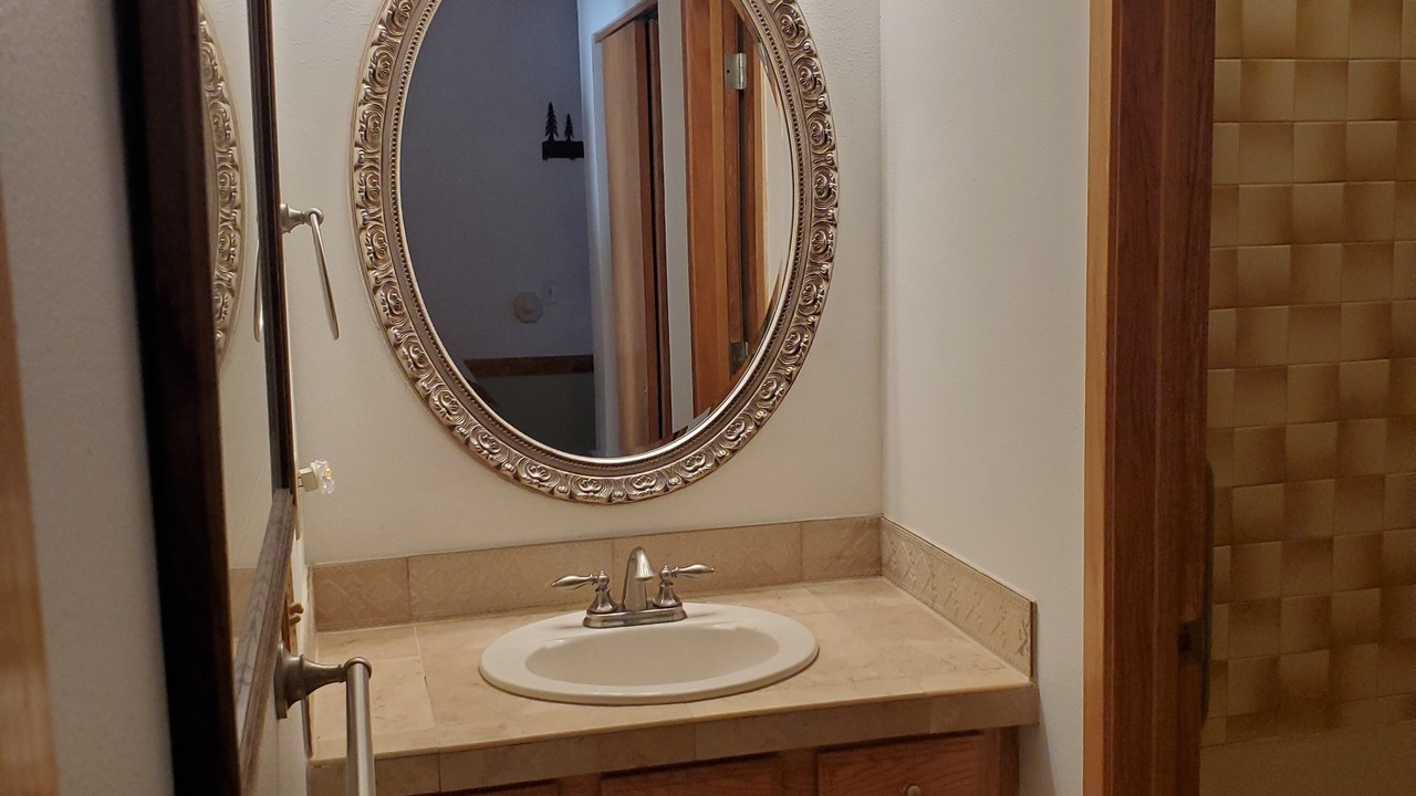 Photo of Bathroom in Summit Cove