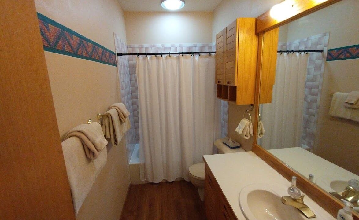 Photo of Bathroom in Summit Cove