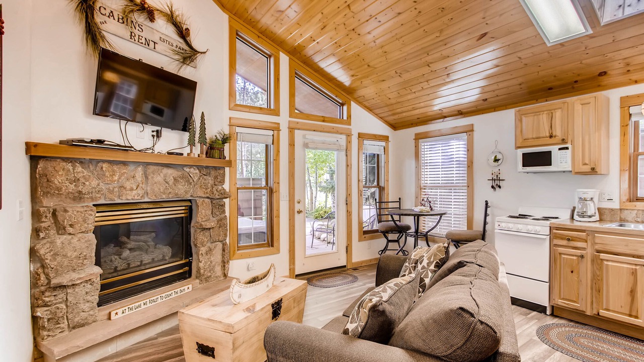 Photo of Livingroom in Fall River Estates