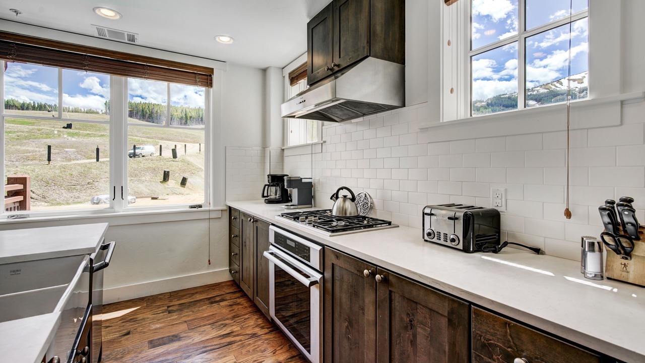 Photo of Kitchen in Peak 8