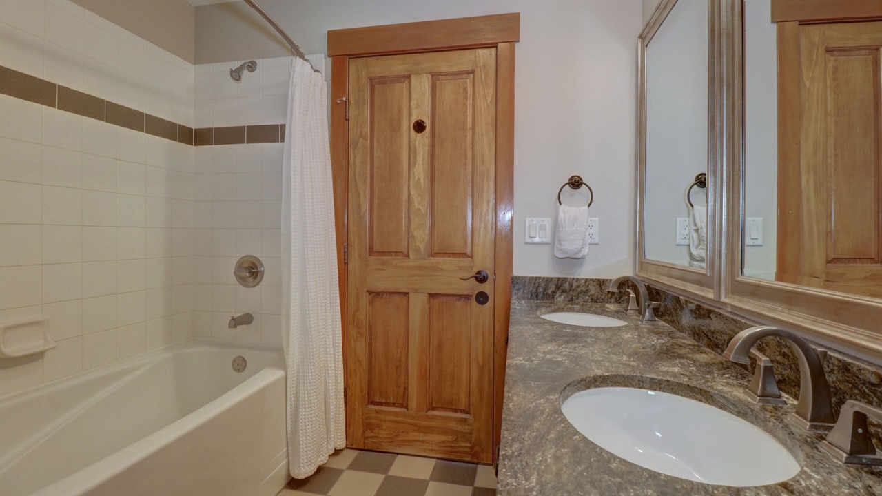 Photo of Bathroom in Copper Mountain Village