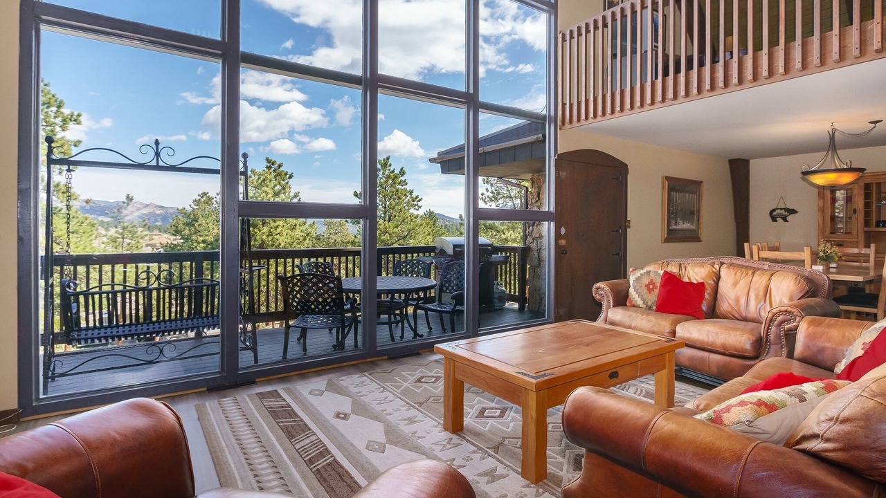 Photo of Livingroom in Carriage Hills