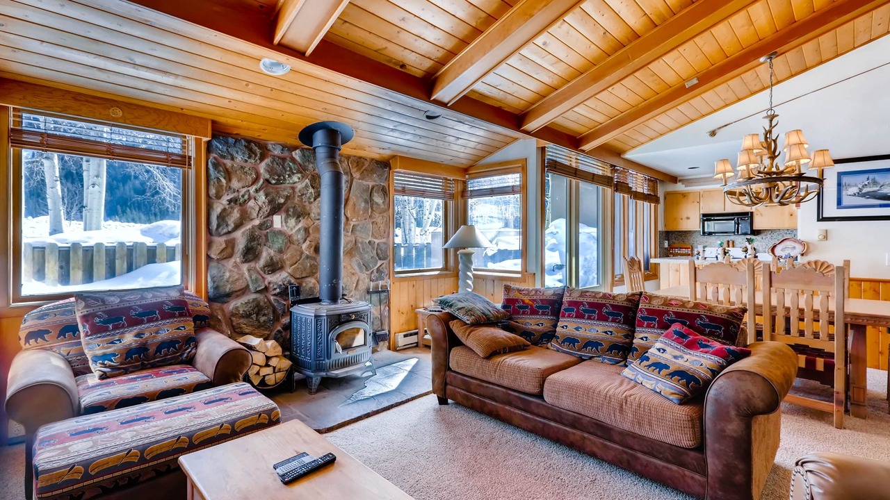 Photo of Livingroom in Lakeside Village