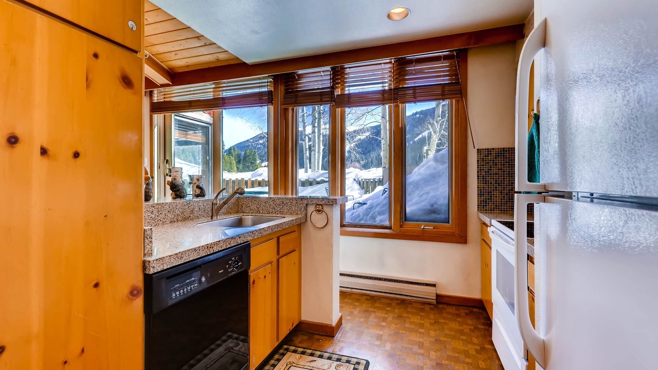 Photo of Kitchen in Lakeside Village