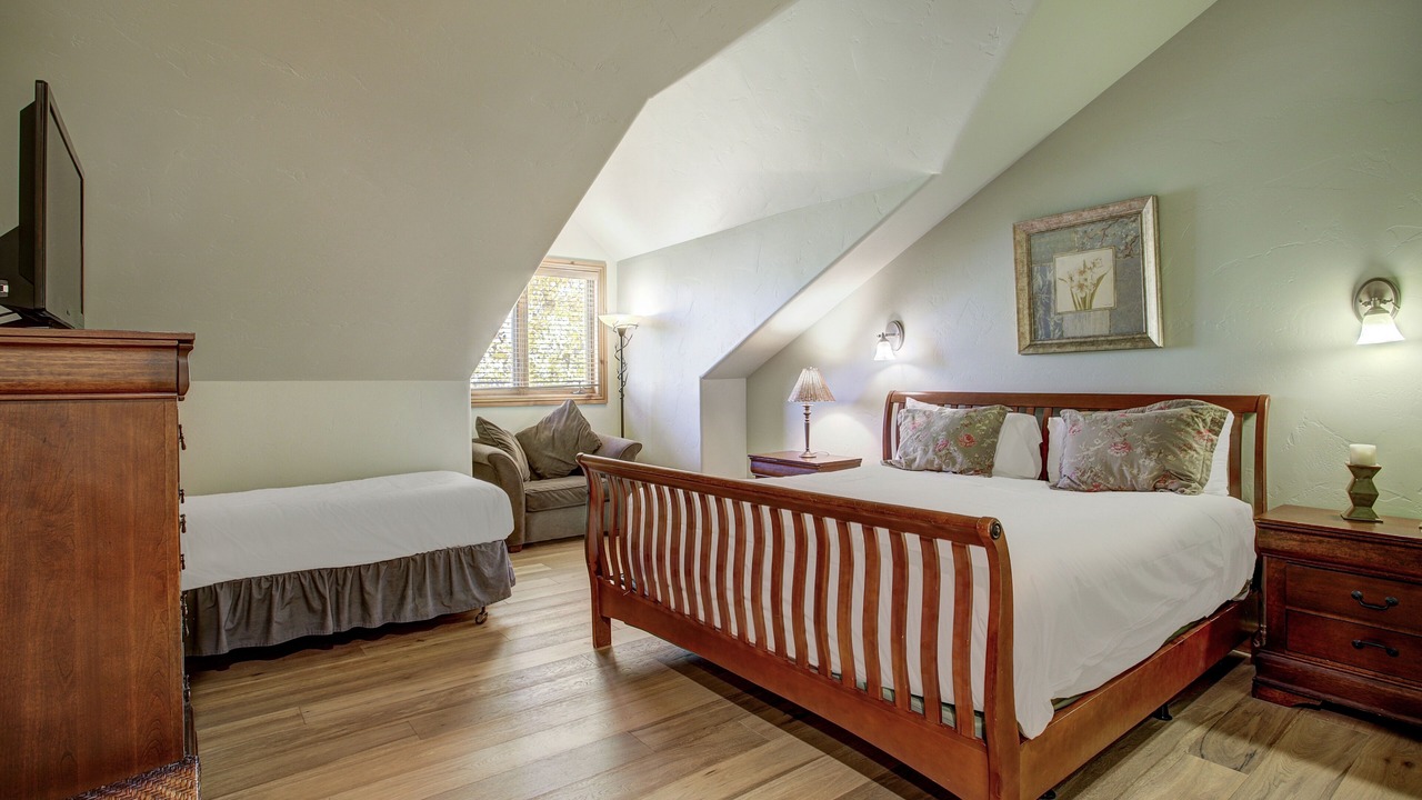 Photo of Bedroom in Edwards
