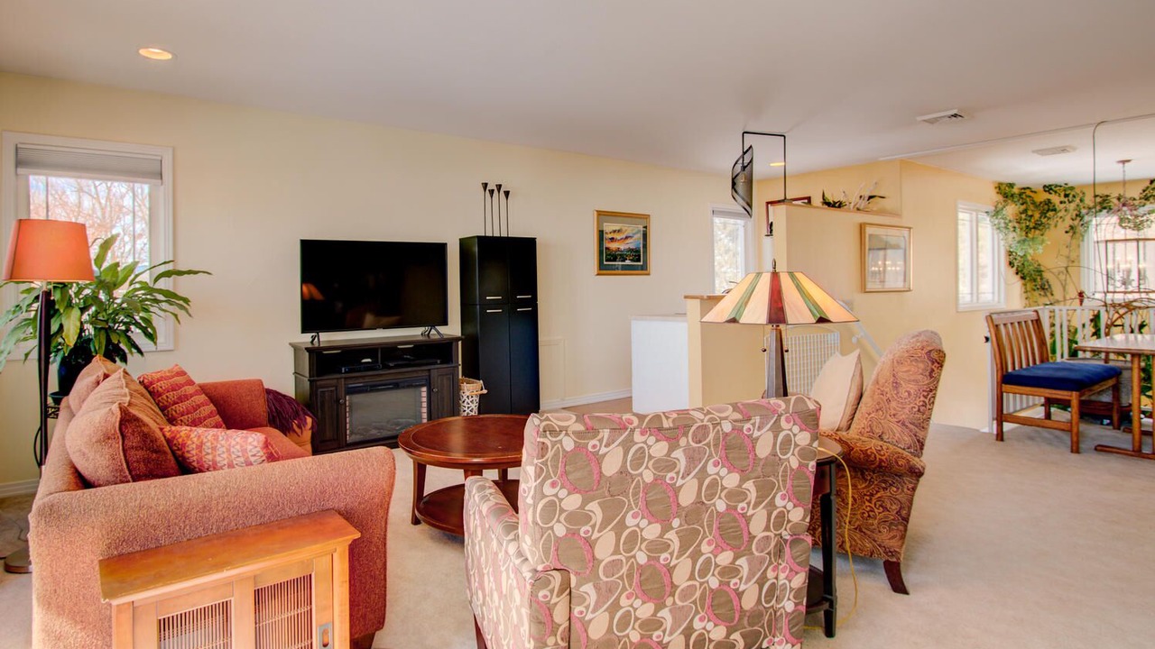Photo of Livingroom in Mead