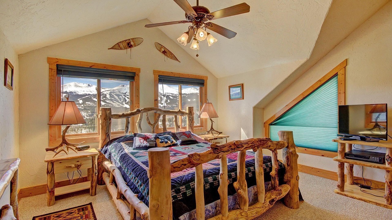Photo of Livingroom in Huron Heights