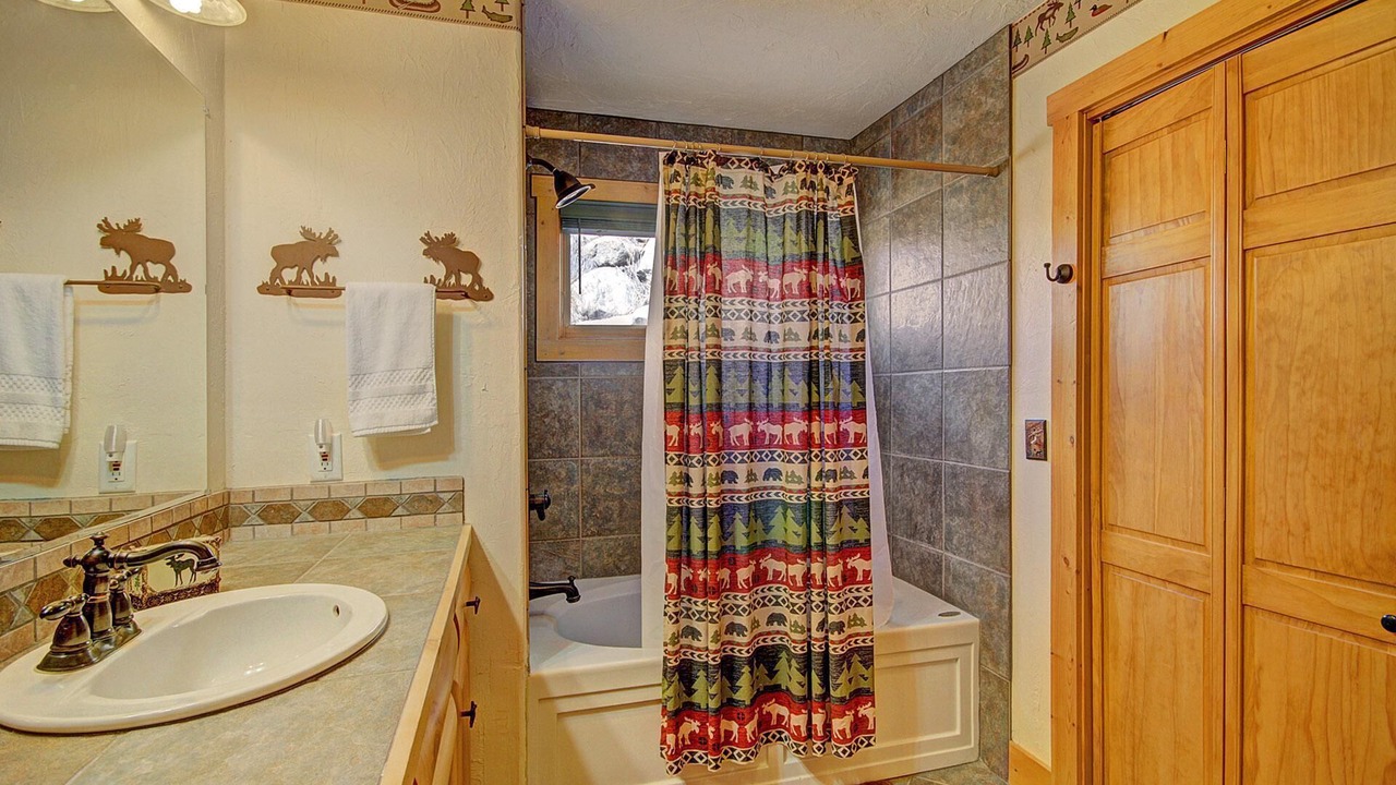 Photo of Bathroom in Huron Heights