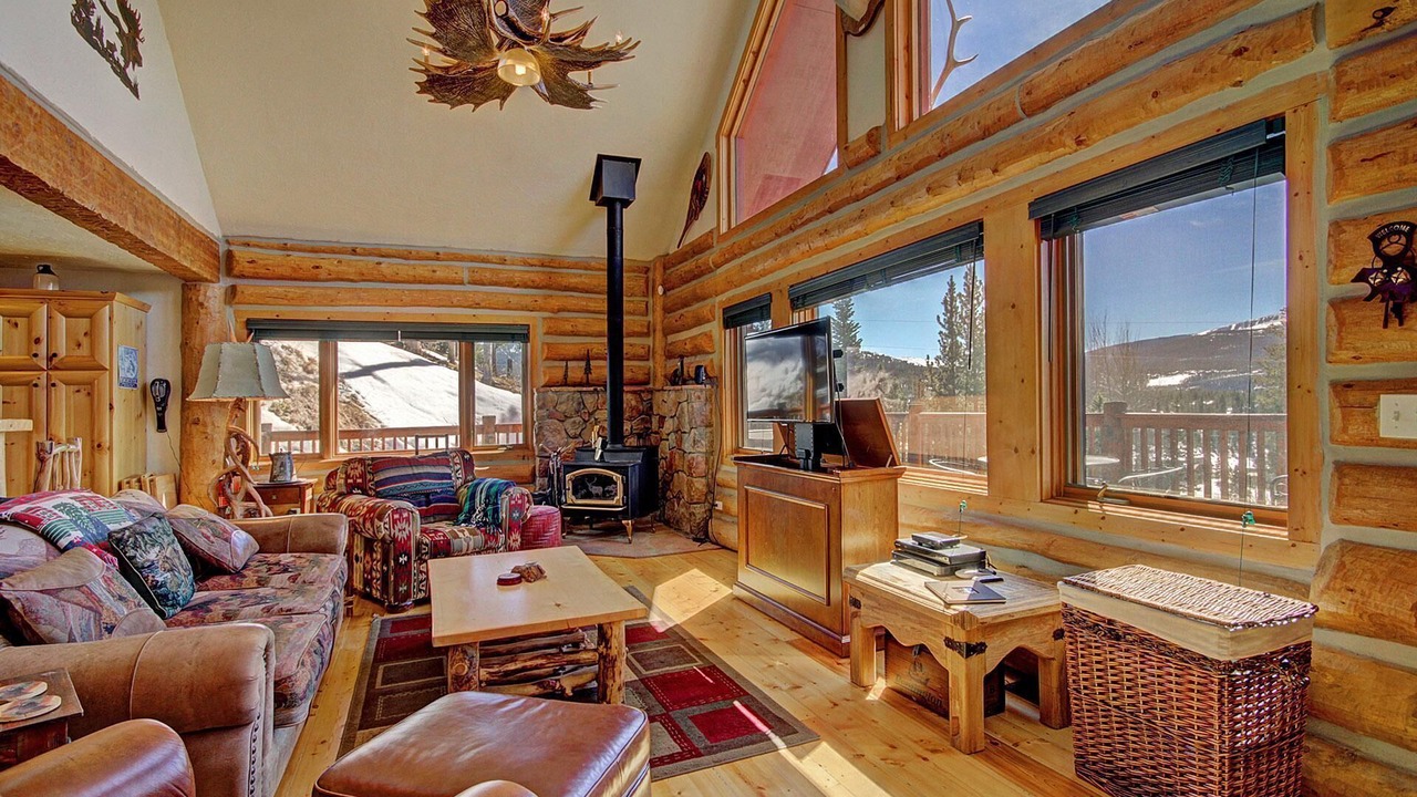 Photo of Livingroom in Huron Heights