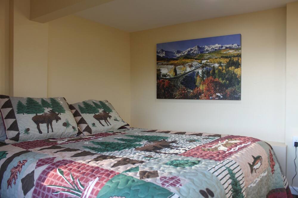Photo of Bedroom in Black Hawk