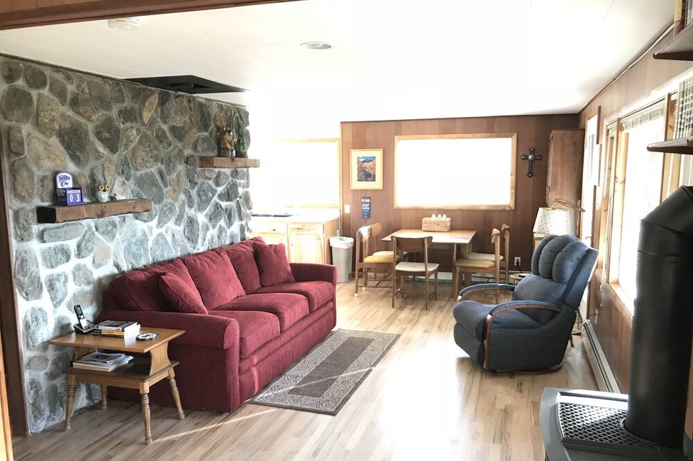 Photo of Livingroom in Black Hawk