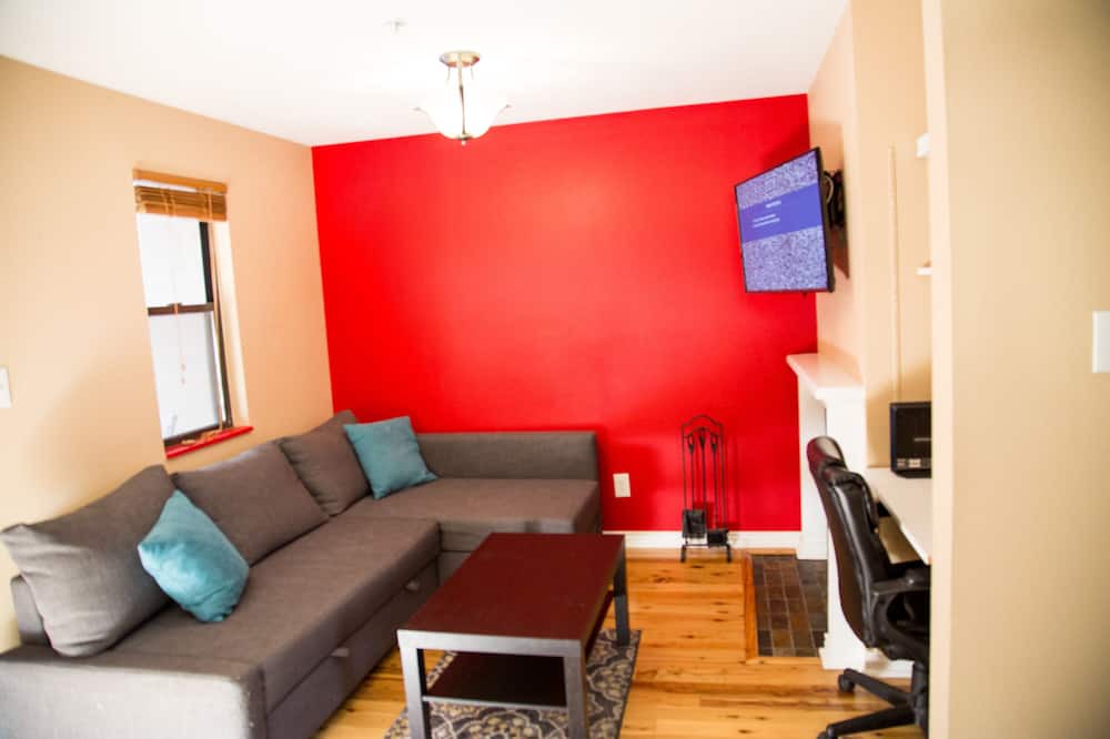 Photo of Livingroom in Whittier