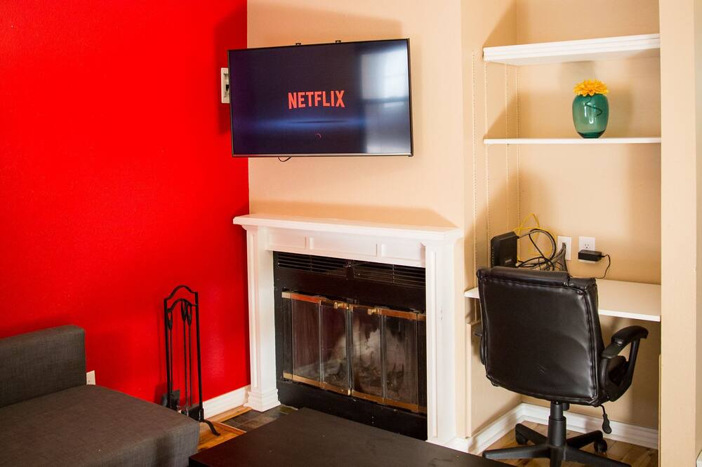 Photo of Livingroom in Whittier