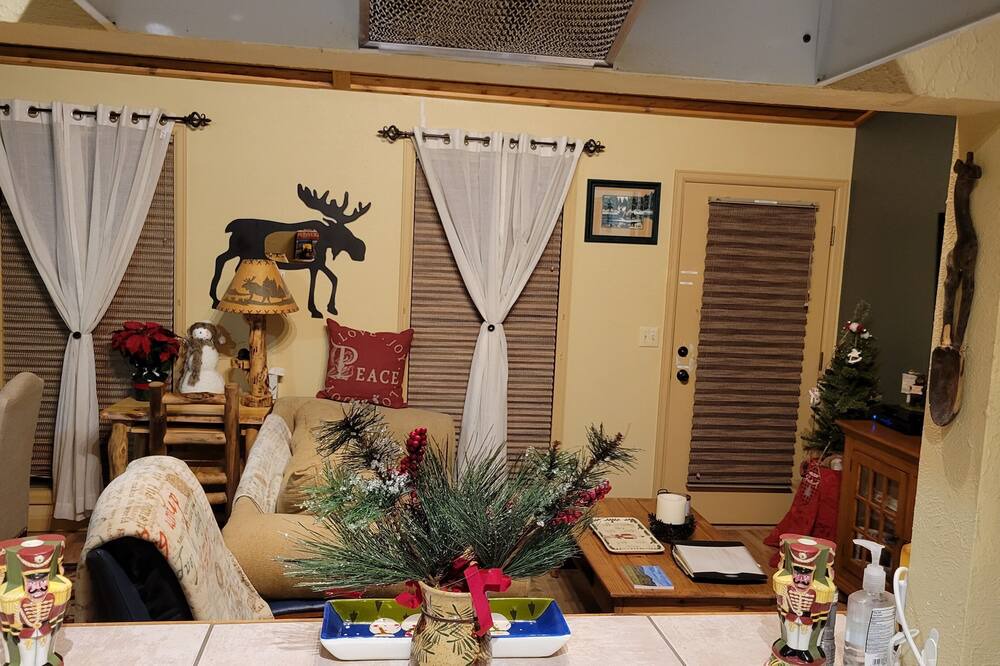 Photo of Livingroom in Warm Springs