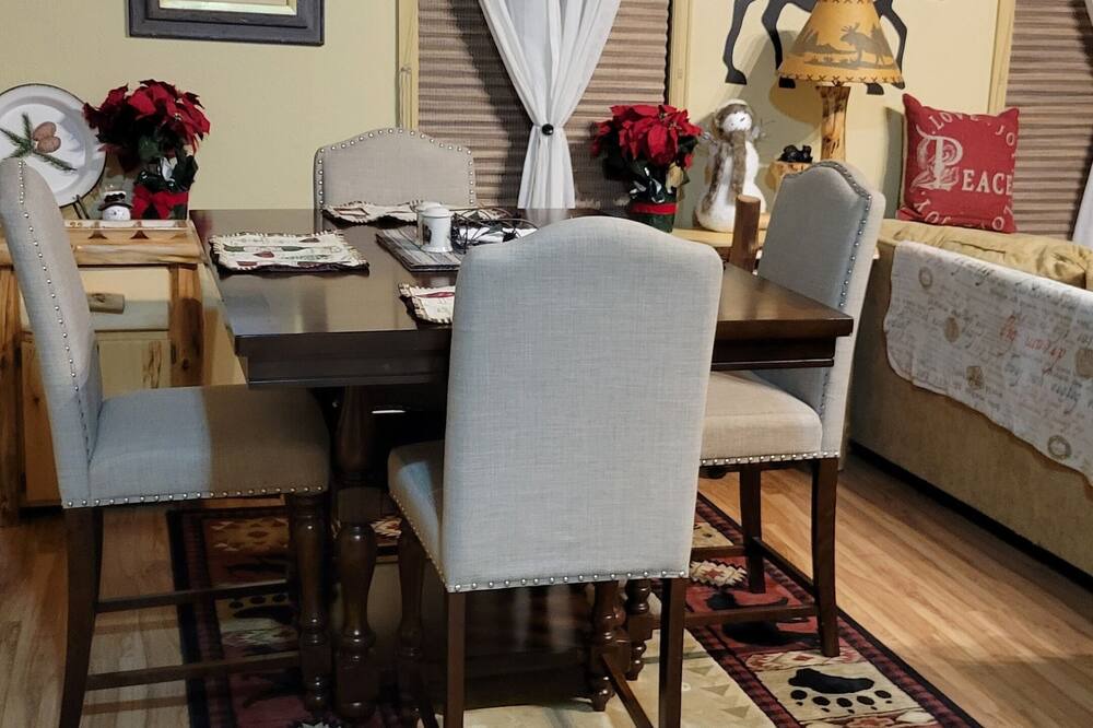 Photo of Livingroom in Warm Springs