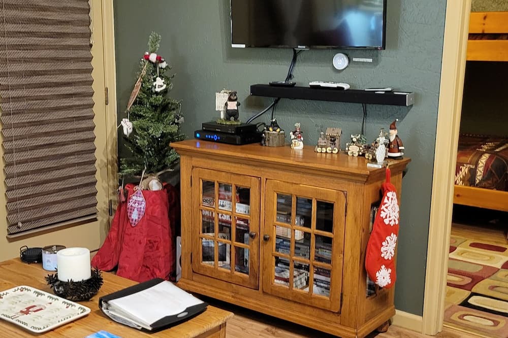 Photo of Livingroom in Warm Springs