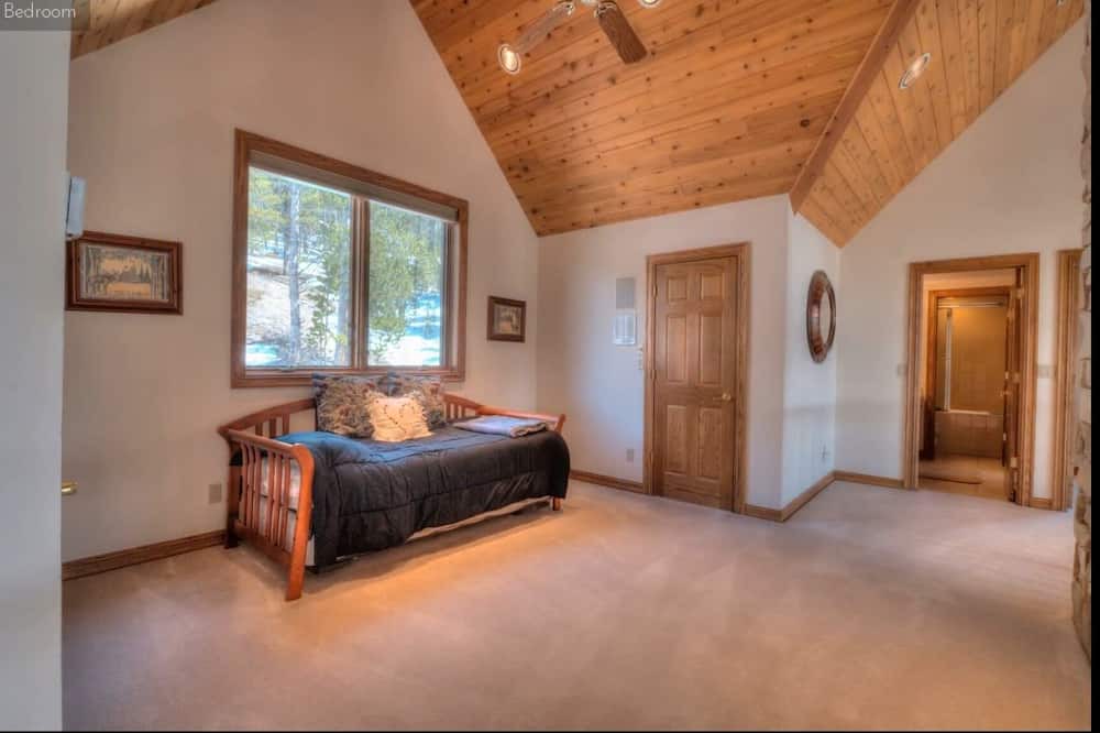 Photo of Bedroom in Forest Hills