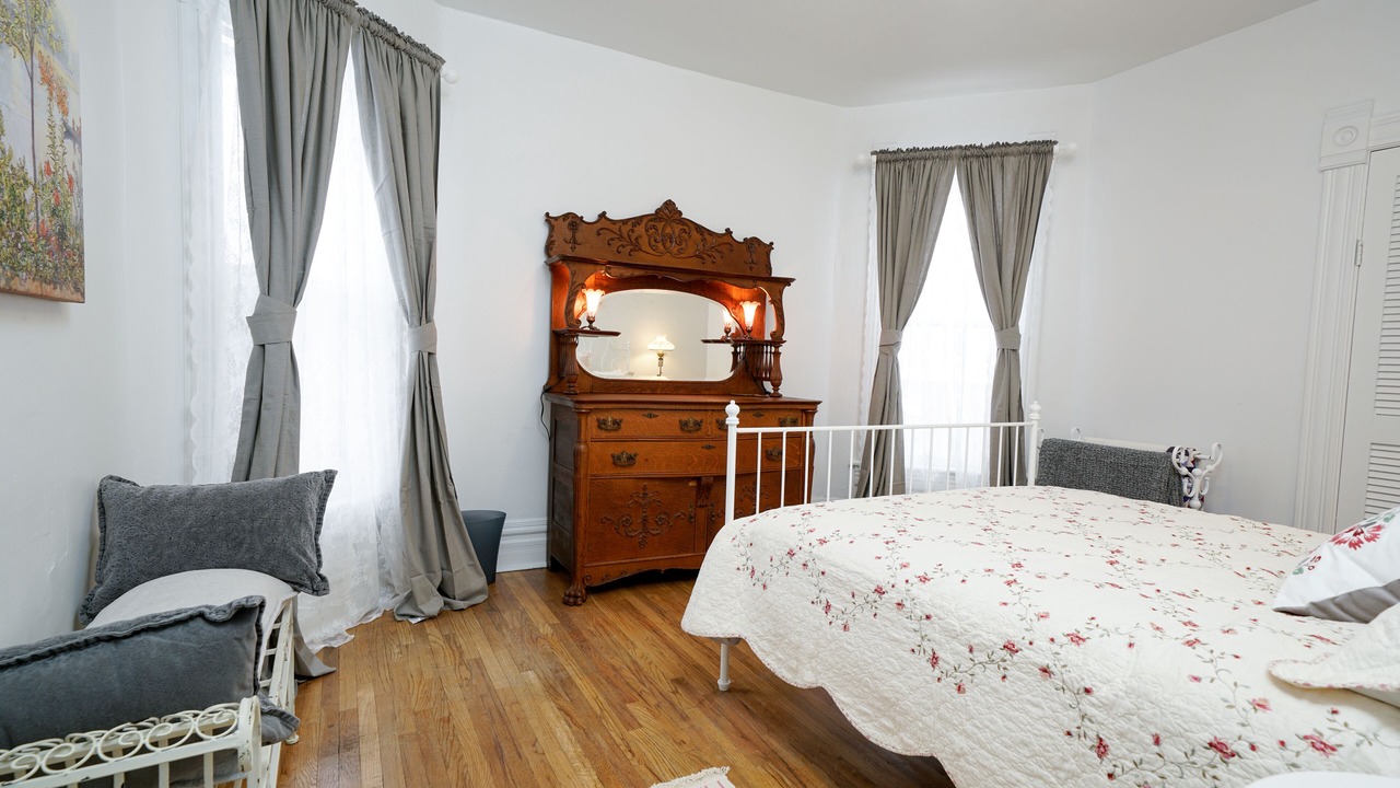 Photo of Bedroom in Uptown