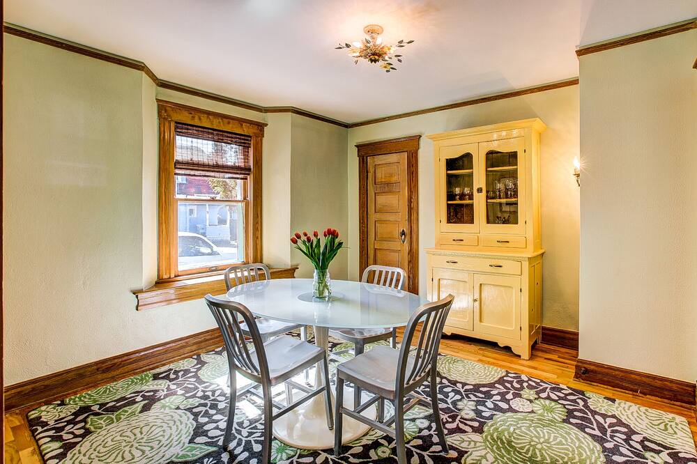 Photo of Livingroom in Central Colorado Springs