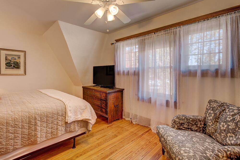 Photo of Bedroom in Central Colorado Springs