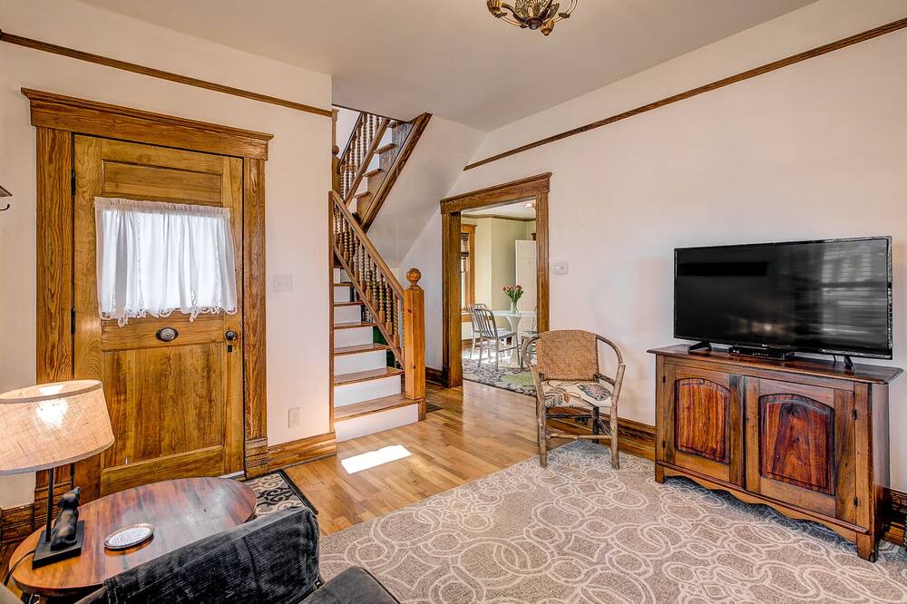 Photo of Livingroom in Central Colorado Springs