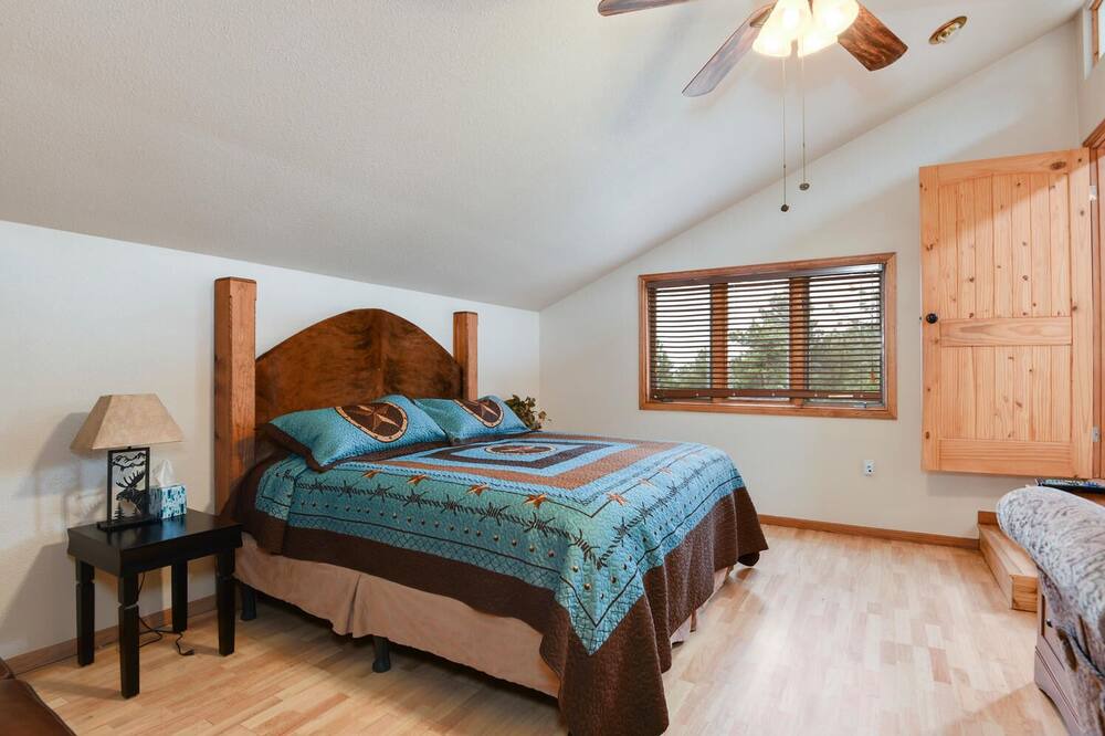 Photo of Bedroom in Coal Creek