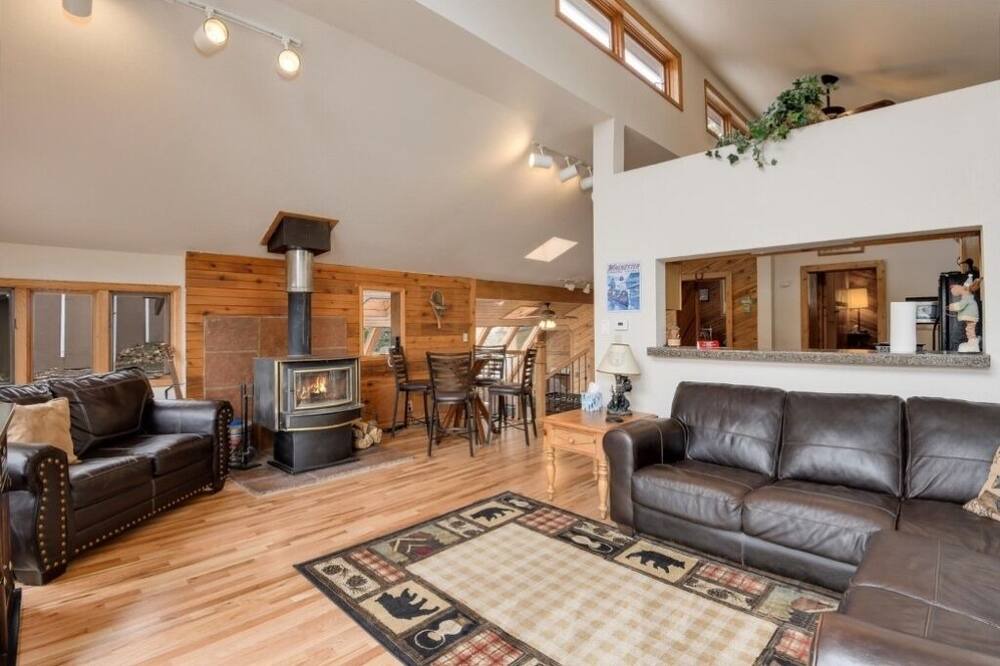 Photo of Livingroom in Coal Creek