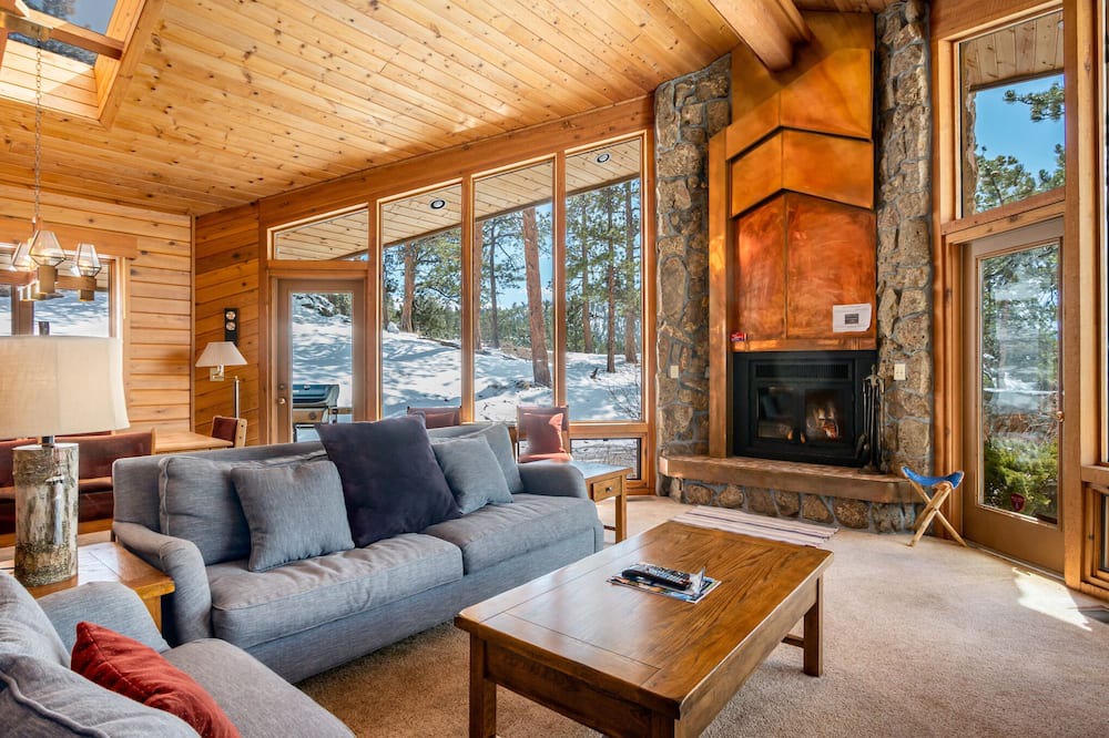 Photo of Livingroom in Estes Park