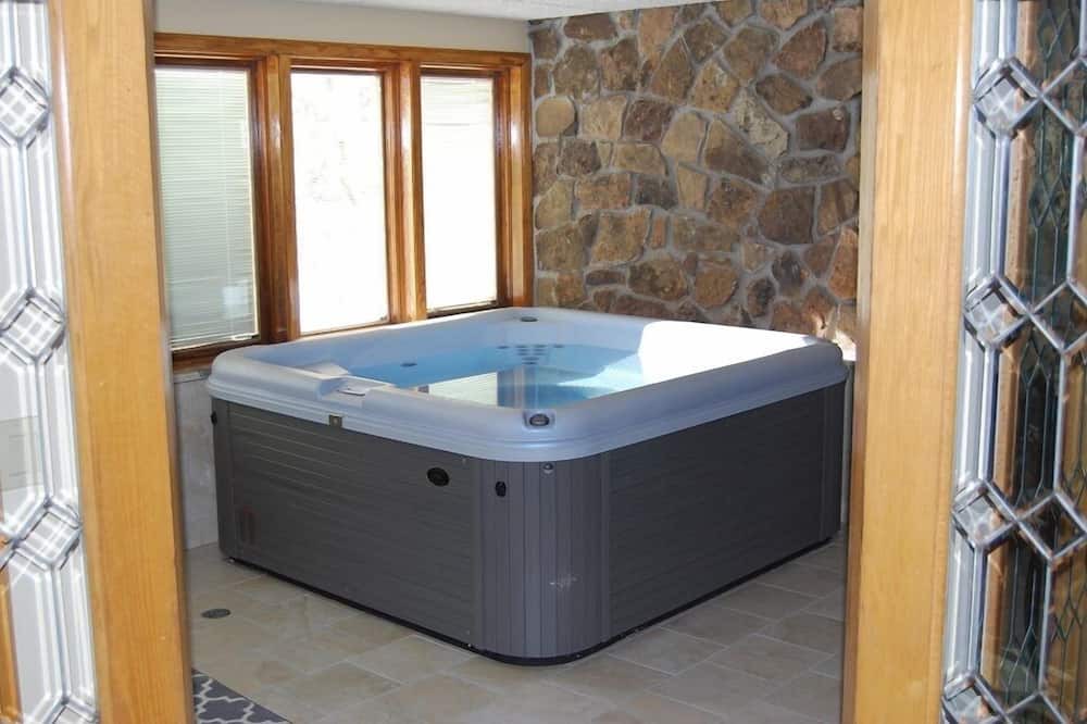 Photo of Bathroom in Mountain House