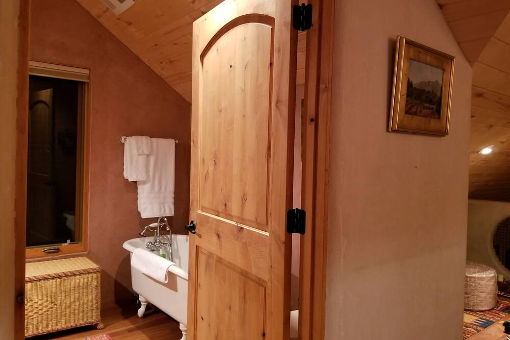 Photo of Bathroom in Mancos