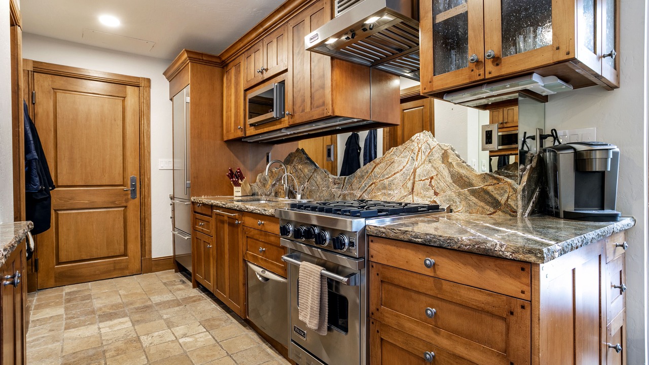 Photo of Kitchen in Highlands Townhomes