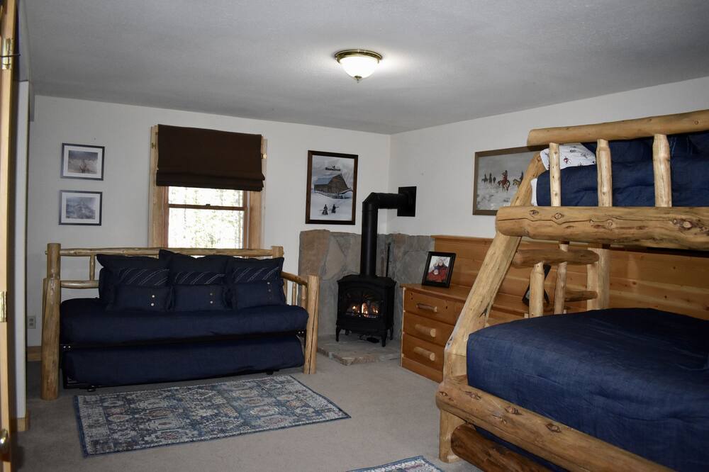 Photo of Bedroom in Breckenridge Park Estates