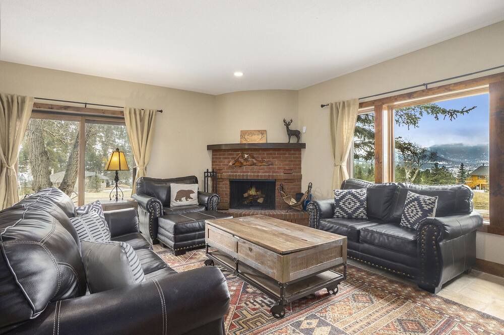 Photo of Livingroom in Estes Park