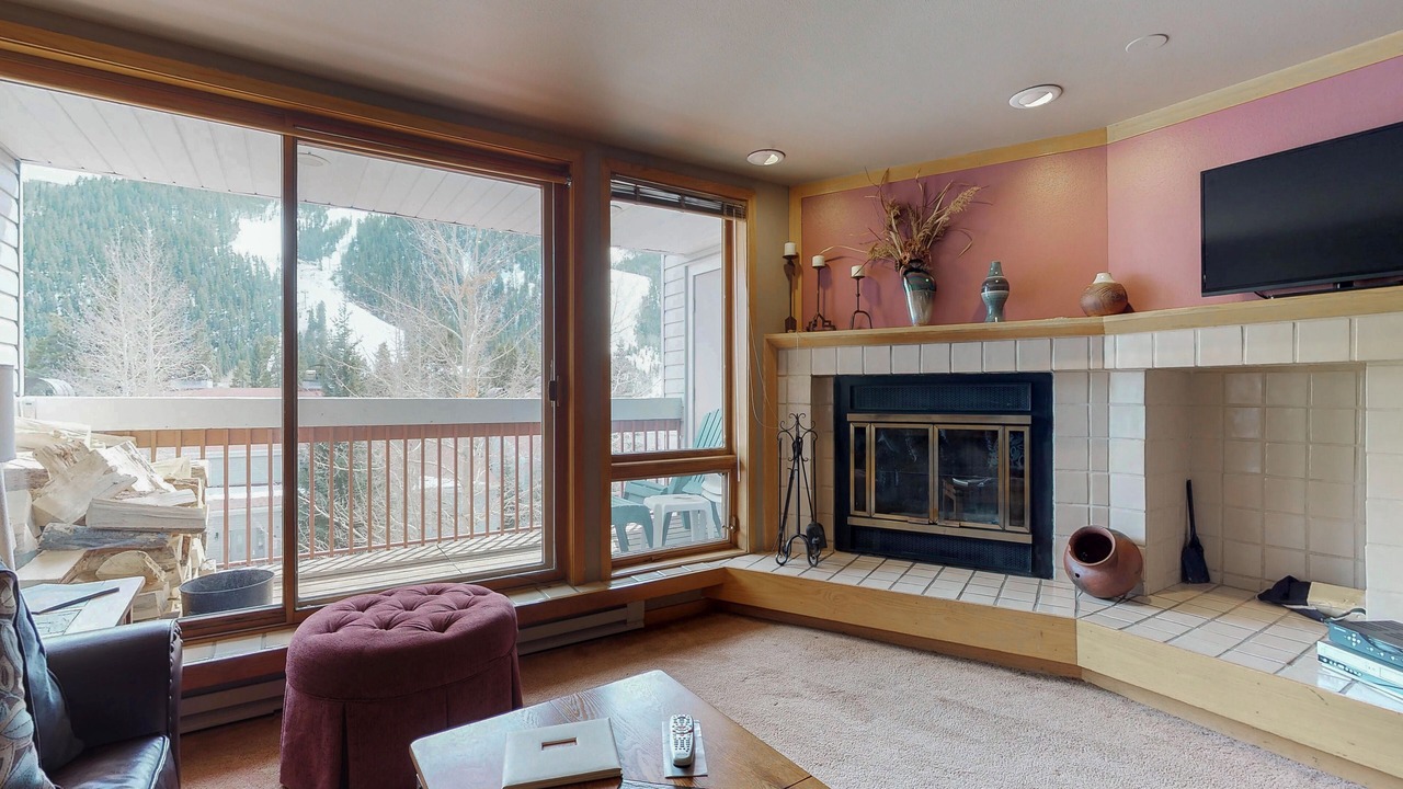 Photo of Livingroom in Mountain House
