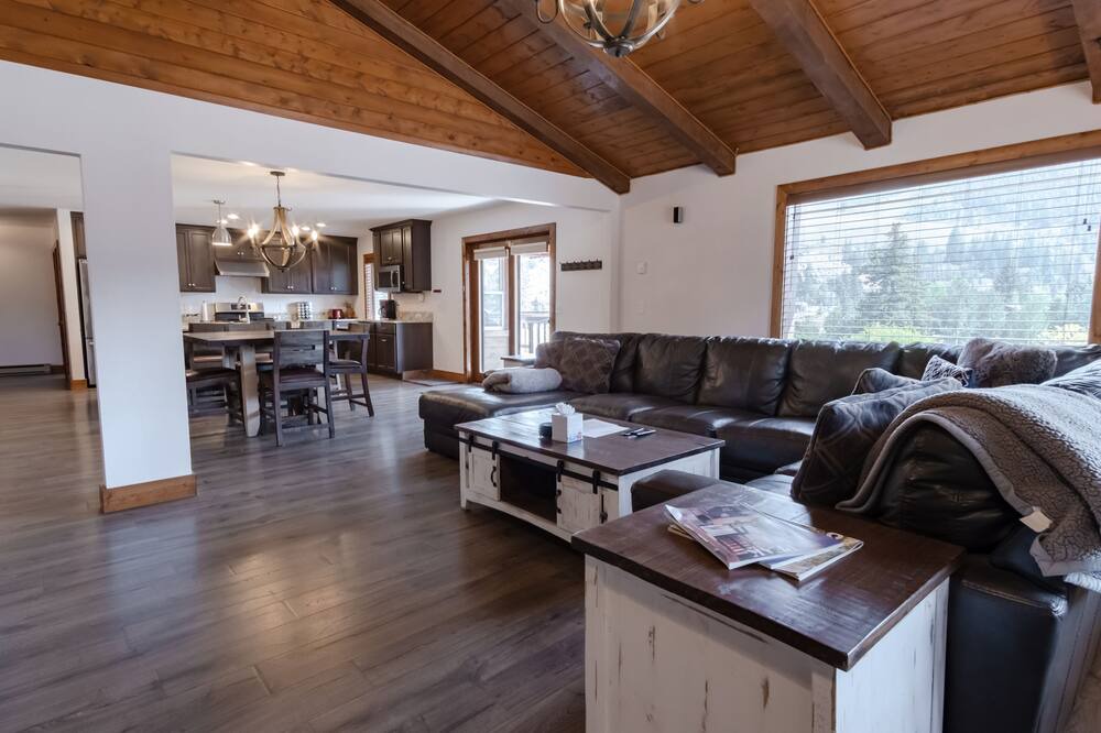 Photo of Livingroom in Almont