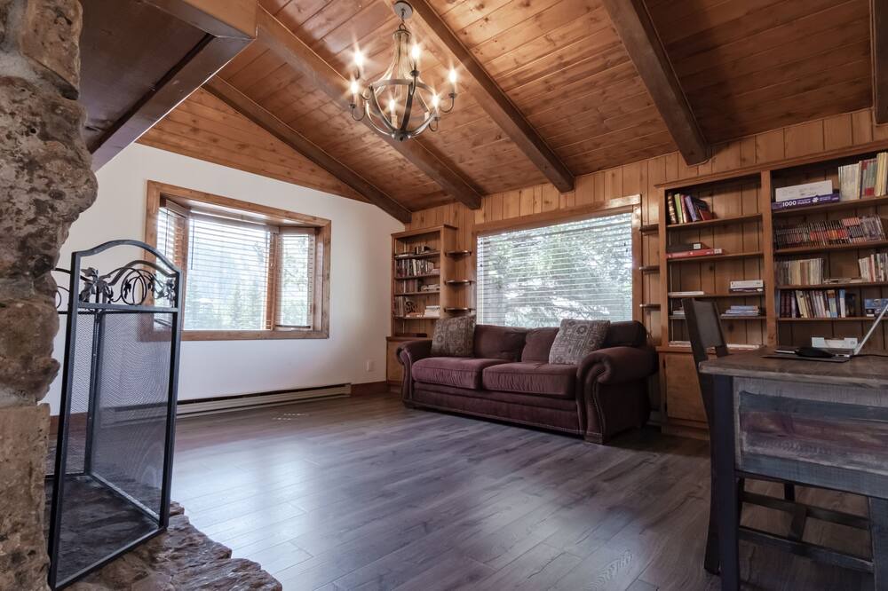 Photo of Livingroom in Almont