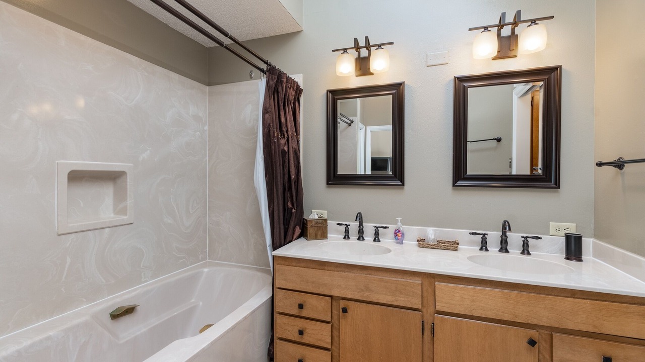 Photo of Bathroom in Windcliff Estates